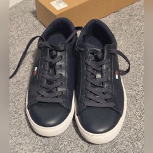 Tommy Hilfiger Blue and White Sneakers Classic Design